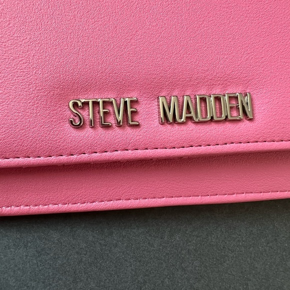 NWT STEVE MADDEN PHONE CASE WALLET WRISTLET - Picture 9 of 9